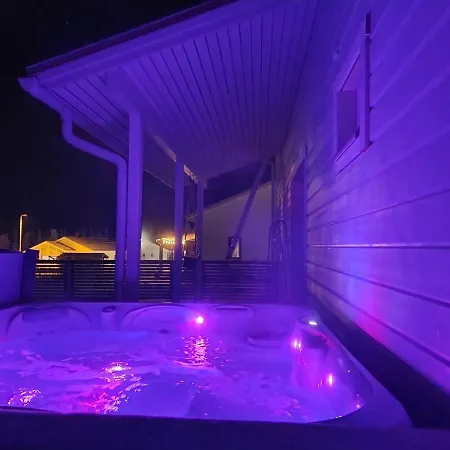 Ak - Modern With Jacuzzi Villa