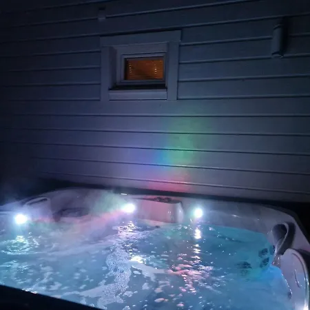 Ak - Modern With Jacuzzi Villa *