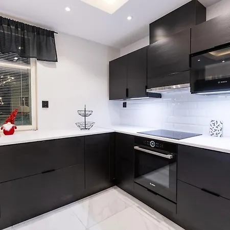 Ak - Modern With Jacuzzi